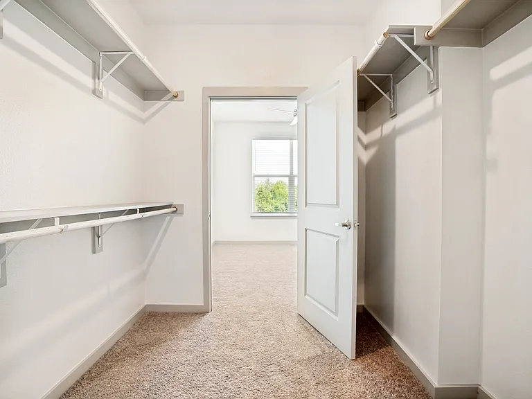 Jefferson Arbor Townhomes — Photo 16