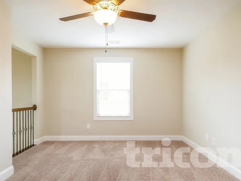 1514 Burrows Ave — Photo 2