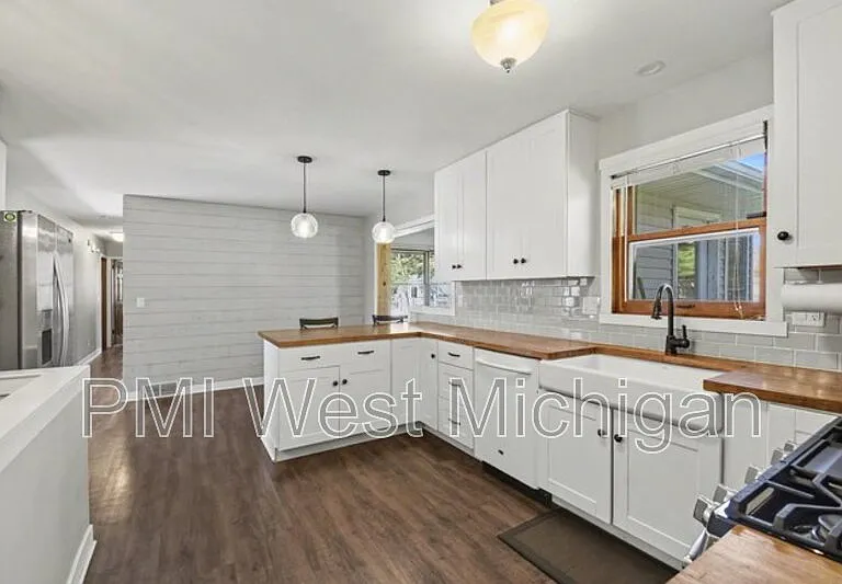 6593 Crownpointe Dr SW — Photo 7