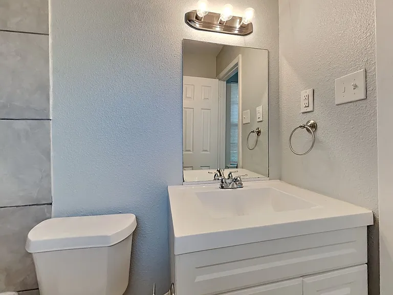 4349 Chestnut Dr — Photo 6