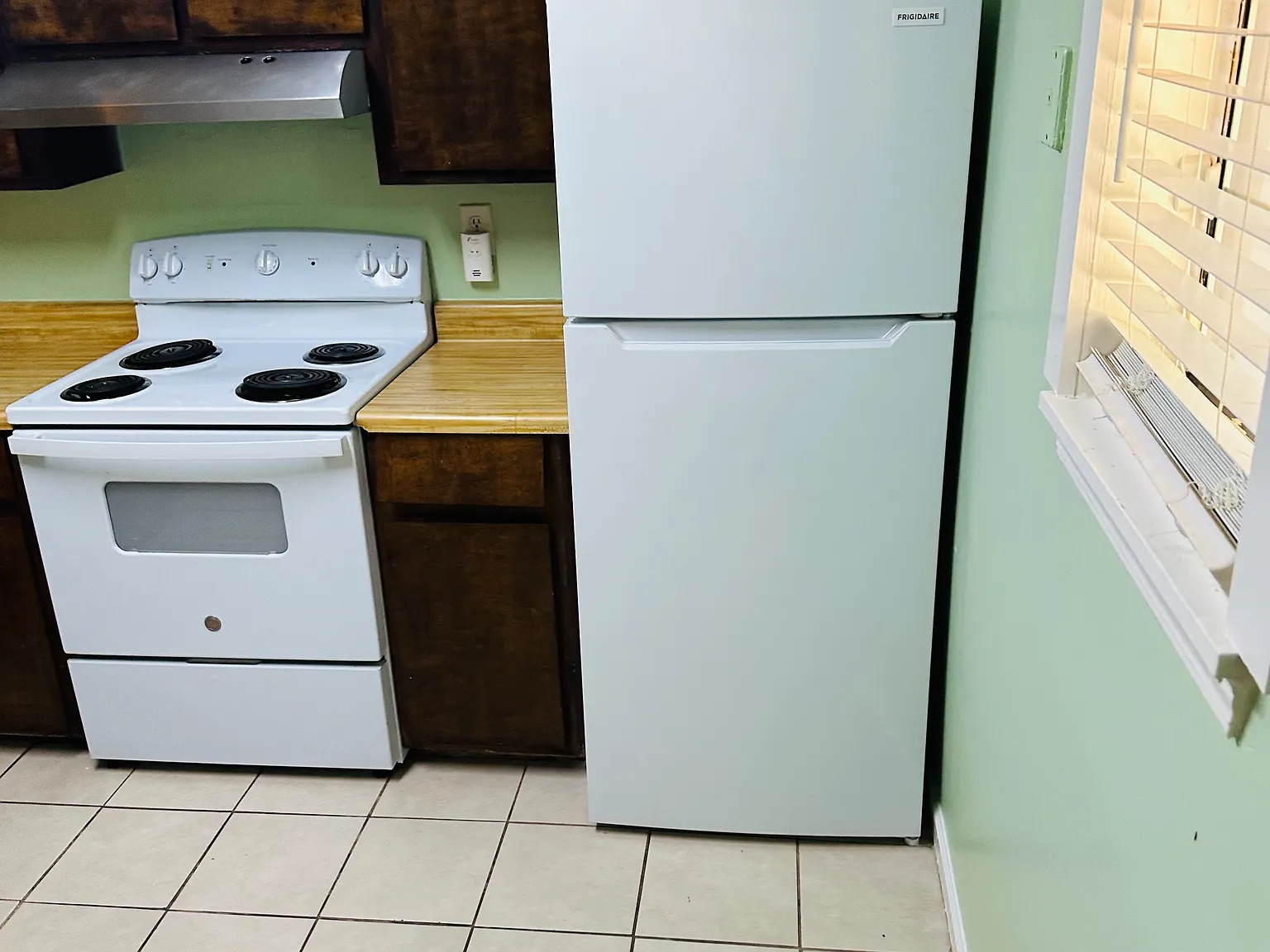 2 bed, 1.5 bath, 1288 sqft, $1,750 — Photo 4