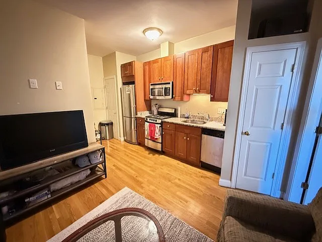 1 bed, 450 sqft, $2,600 — Photo 1