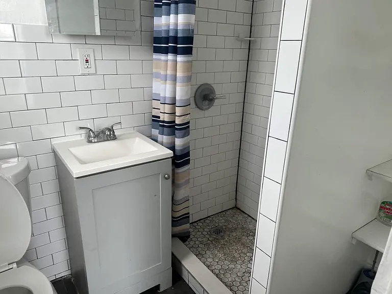 1301 S Reisner St #1 — Photo 11