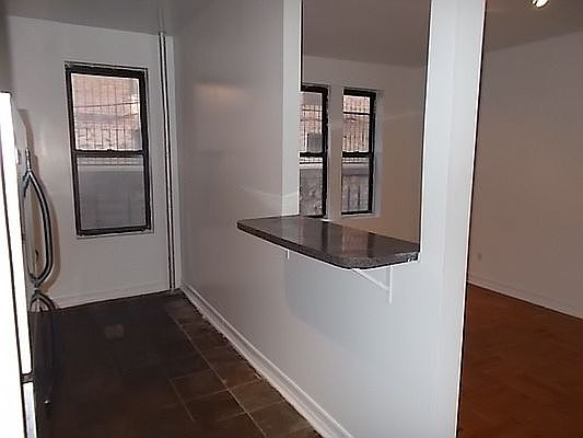 4th image of 356 Saint Johns Pl #H