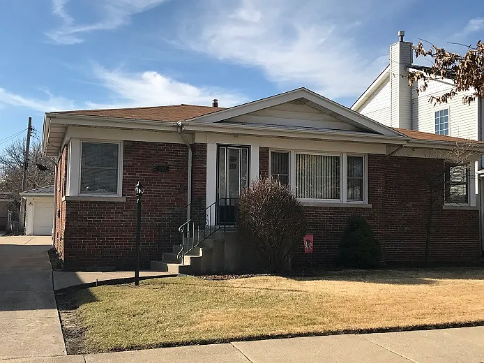 10383 S Lawndale Ave photo 1