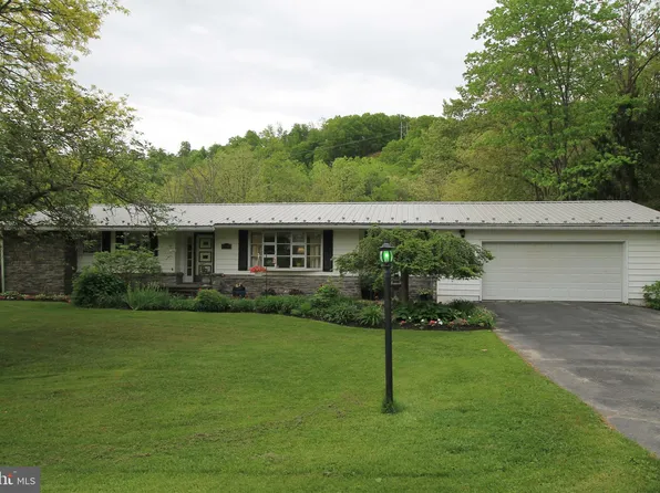 1039 Hoovers Ln, Tyrone, PA 16686