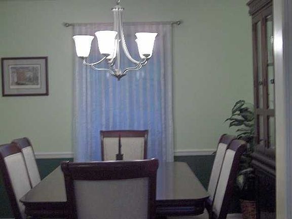 3rd image of 81 Geraldine Dr SE