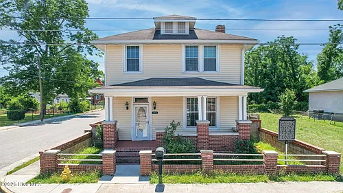 1102 Phillips St Photo 1