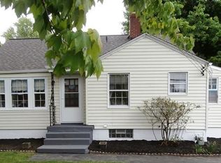 38986 Johnnycake Ridge Rd, Willoughby, OH 44094