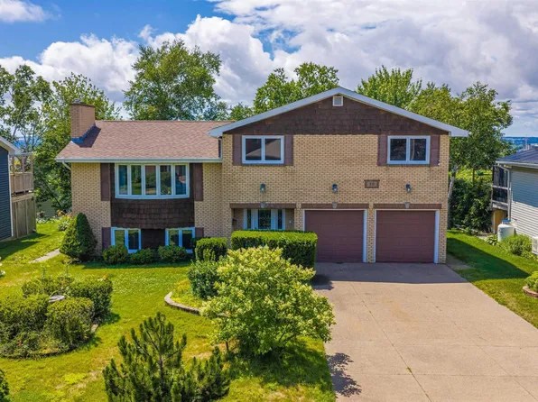 19 Bayswater Rd, Dartmouth, NS B2W 4H2