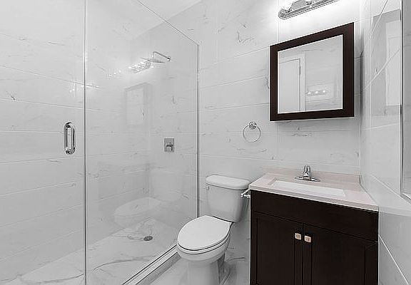 5th image of 58 E 56th St #2