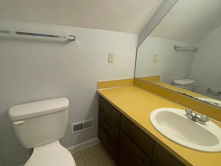 8006 Briardale Dr — Photo 18