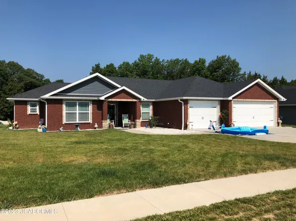 355 Davis Ct, Holts Summit, MO 65043