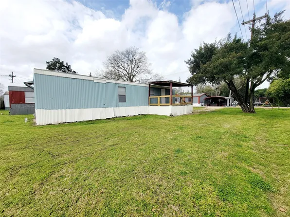 312 Paddock St #3, Willis, TX 77378