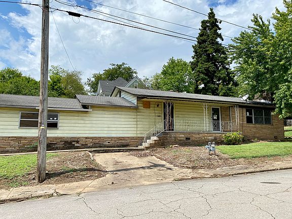 5th image of 801 W Main St