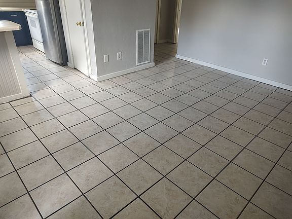 4th image of 1716 Belle Vue Way #1