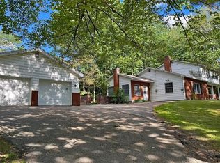 81 Victoria Dr, Rutland, VT 05701