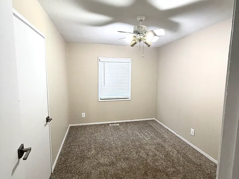 9809 Old Six Mile Ln — Photo 17