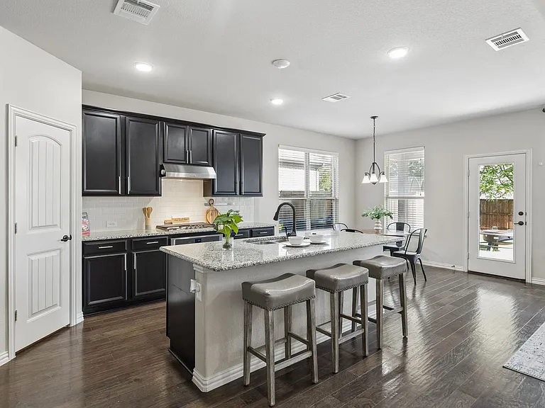 1545 Tanglewood Trl — Photo 12