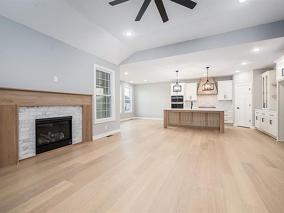 4th image of 12952 Sloan Ave