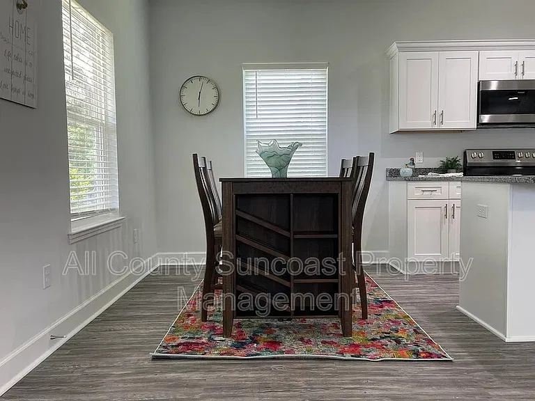 300 Bowman St — Photo 5