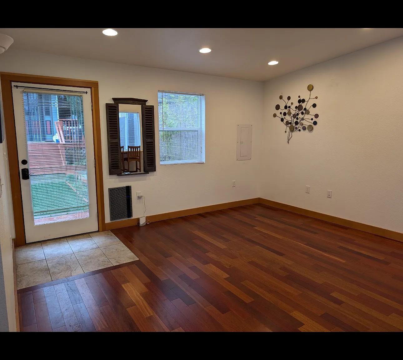 Studio, 375 sqft, $1,500 — Photo 2