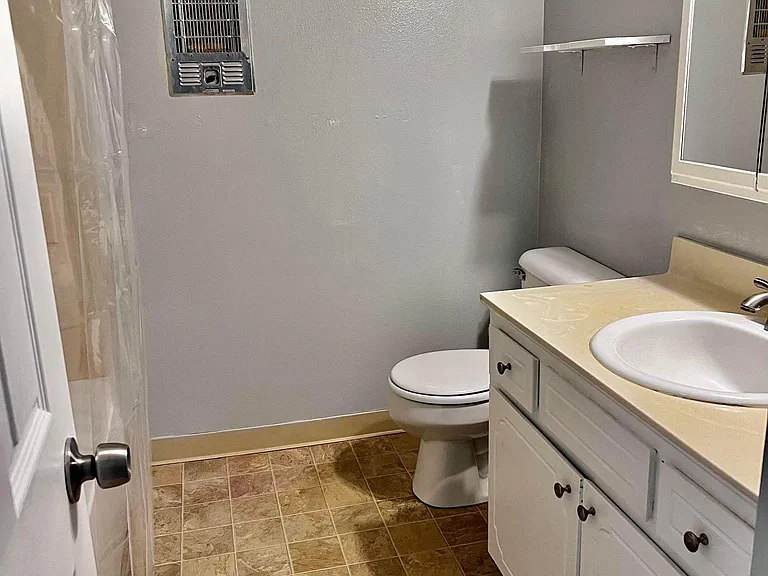bathroom with bathtub