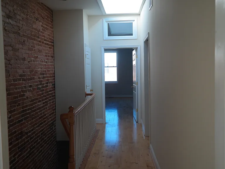 132 N Linwood Ave — Photo 12