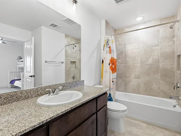 2020 Grey Bark St — Photo 31