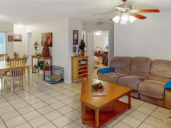 2nd image of 503 NE 6th Pl