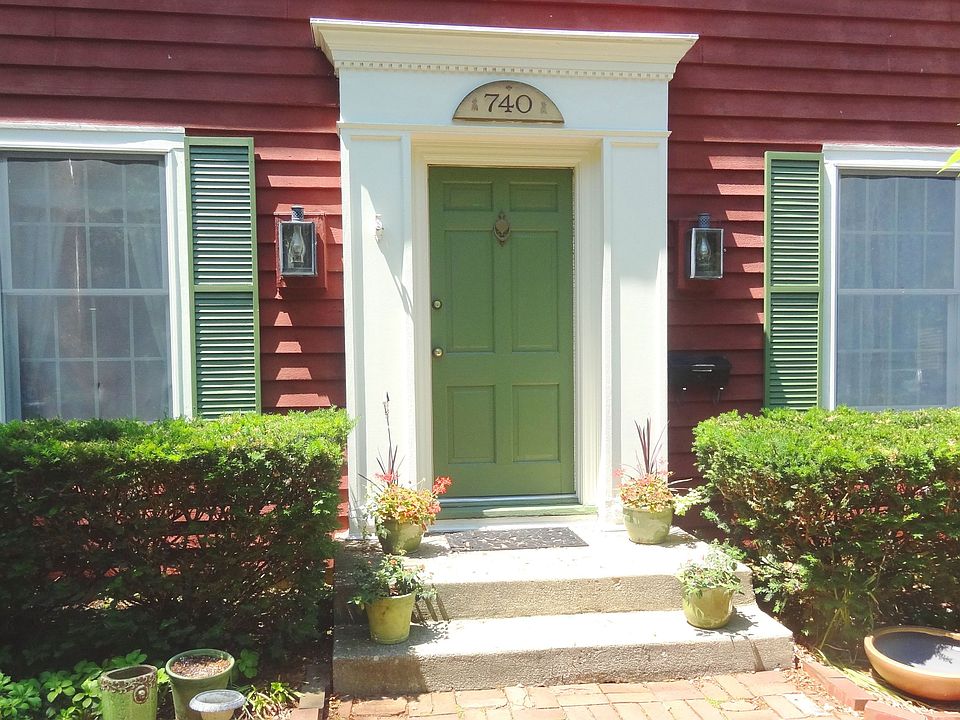 Front Door w/copper lights