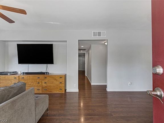 3rd image of 1254 Barnard Dr