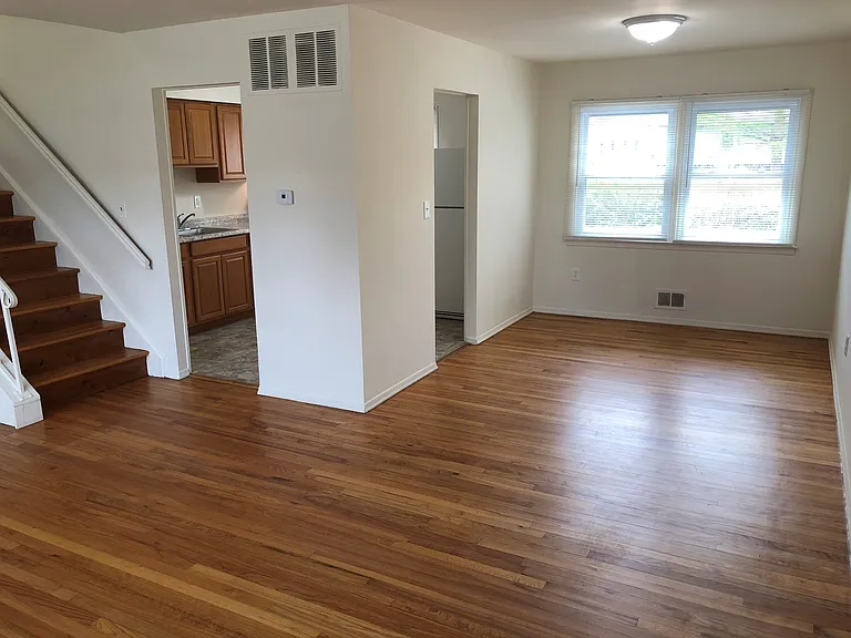 54 Woodland Rd — Photo 4