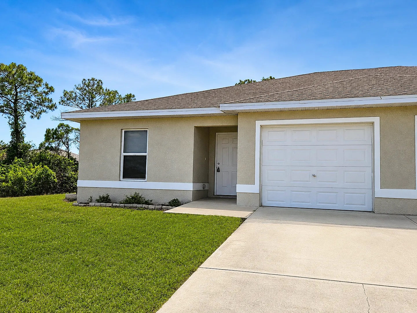 Lehigh Duplex 3BR & 2BA w/1- car garage, lawn care and salt service included , Flexible lease ter... — Photo 1