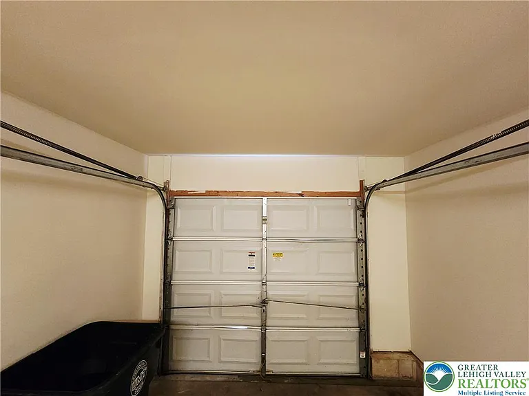 8513 Gateway Rd — Photo 42