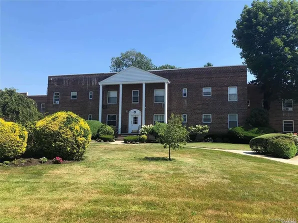 285 Central Avenue #B4, Lawrence, NY 11559