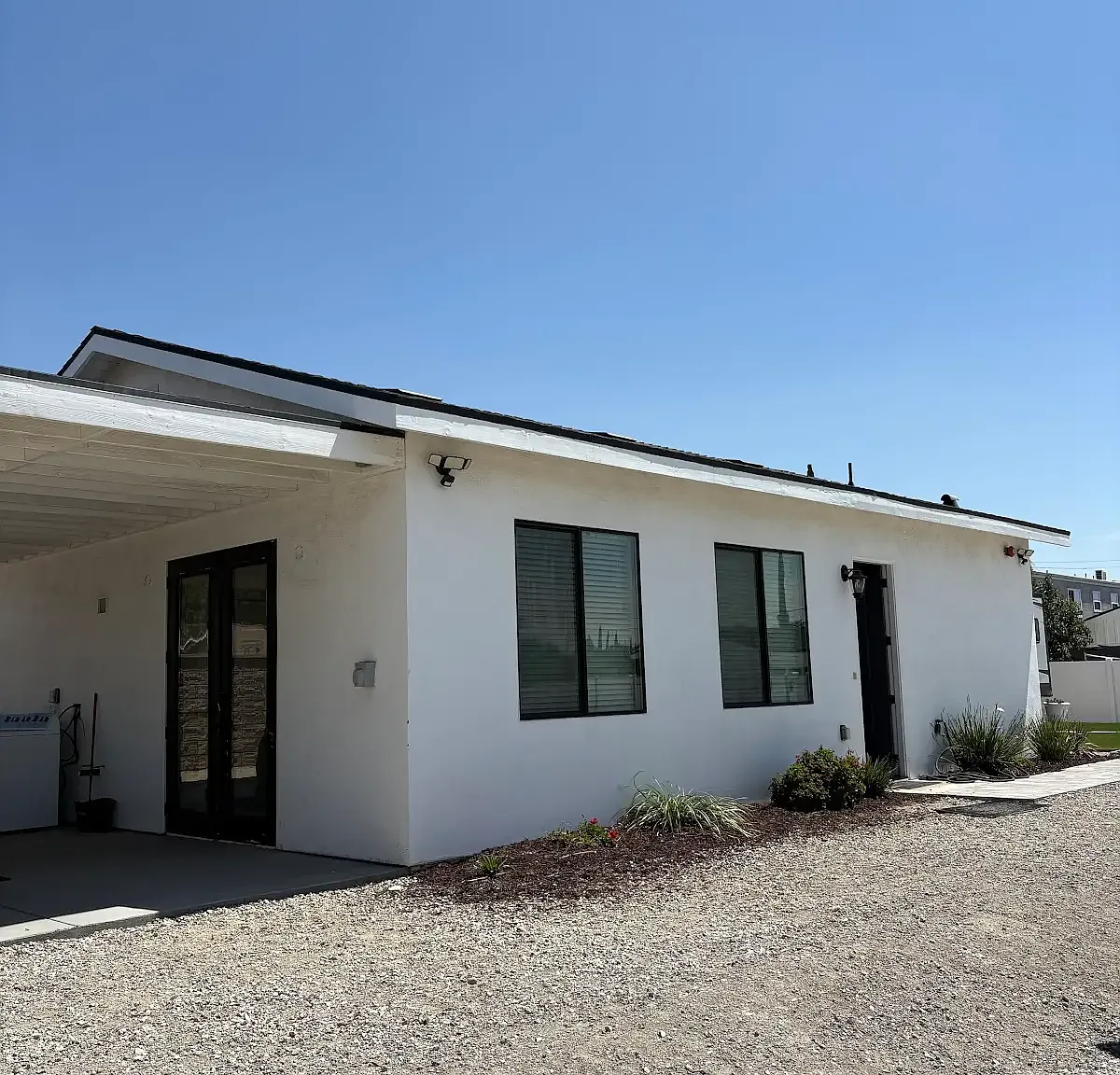3 bed, 1200 sqft, $3,500 — Photo 2