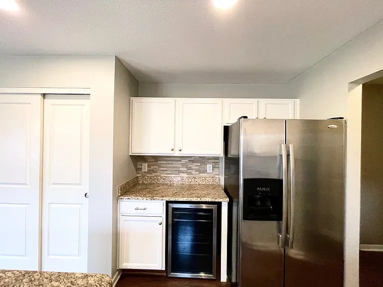 1670 Primrose Ave — Photo 14