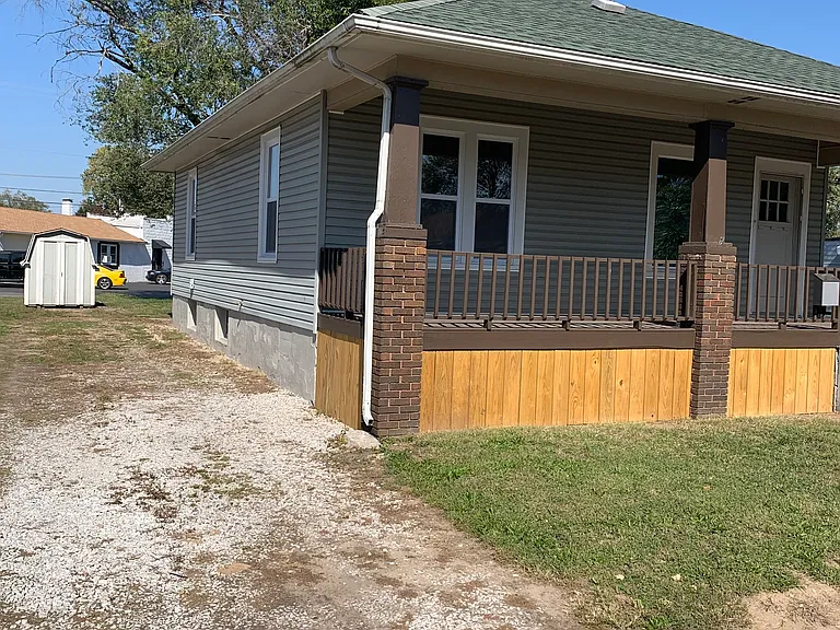 317 Grand Ave — Photo 2