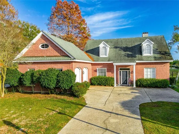 57 Fairway Oaks Dr, New Orleans, LA 70131