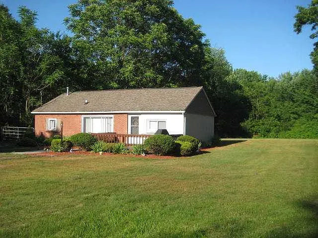 624 N Crissey Rd photo 1