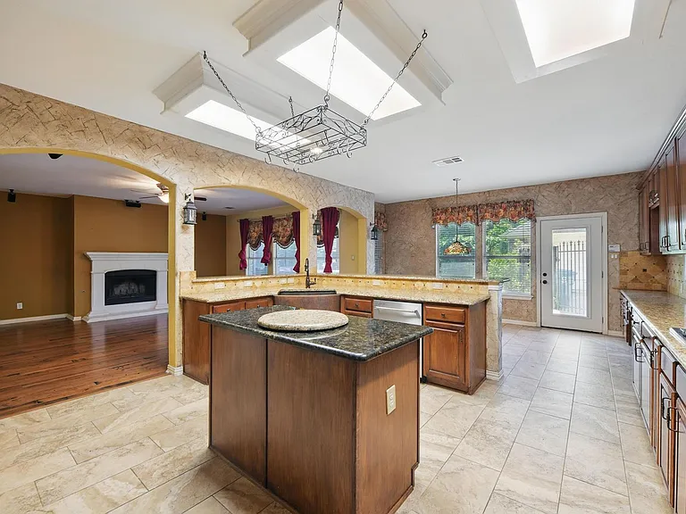 1805 Southwicke Dr — Photo 12