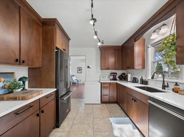 931 West Eula COURT, Milwaukee, WI 53209