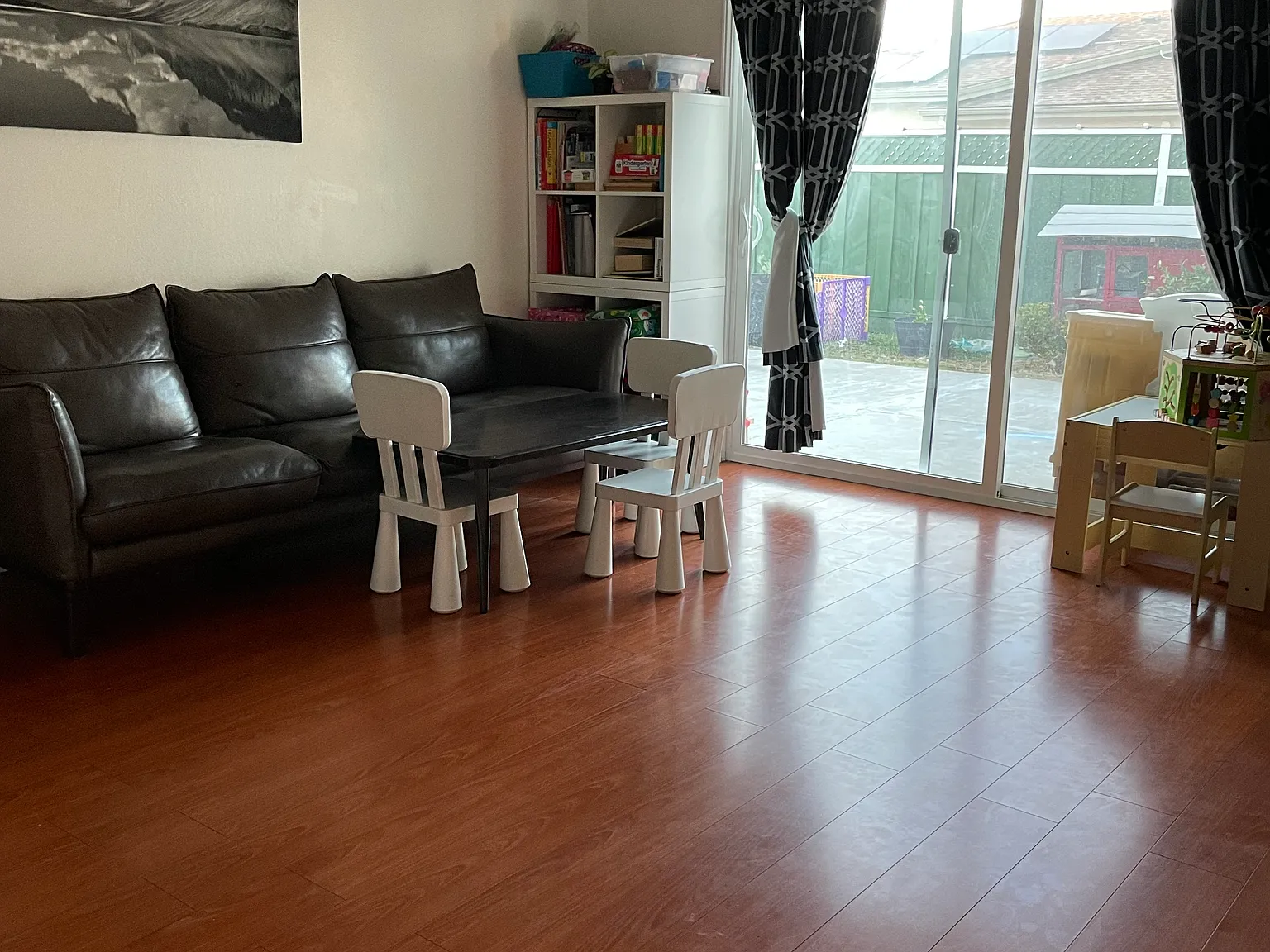3 bed, 1321 sqft, $3,995 — Photo 3