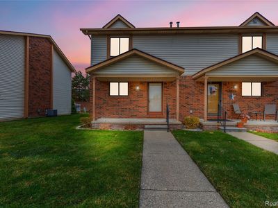 25983 New Forest Ct, Chesterfield, MI, 48051