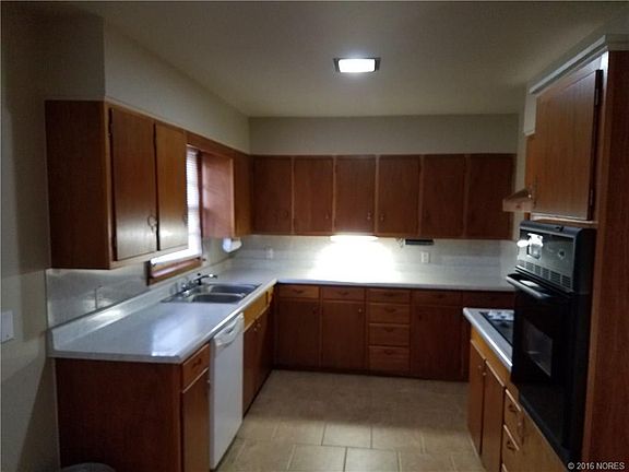 5th image of 1426 N Dorothy Ave