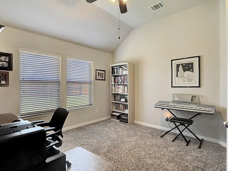 6004 Fremont Dr — Photo 13