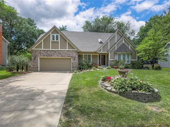 11512 Hadley St, Overland Park, KS 66210