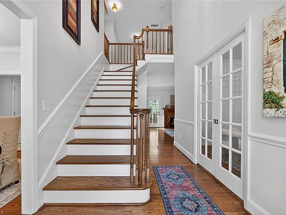 5th image of 1018 Riverbend Dr