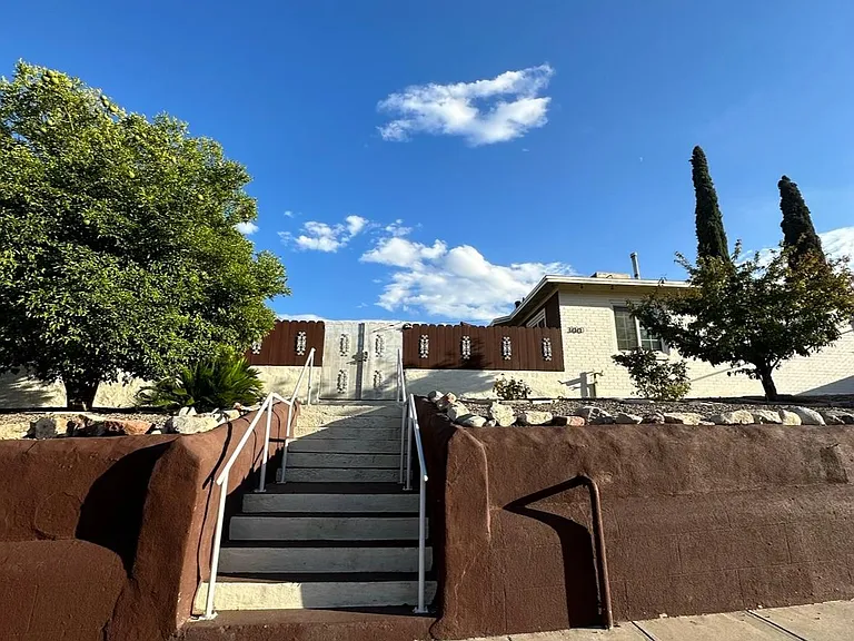 300 W Rio Grande Ave — Photo 10